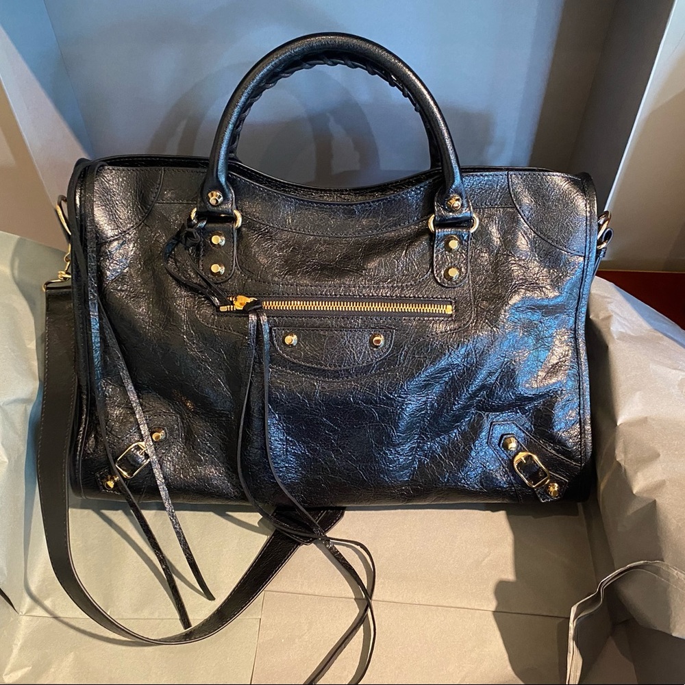 Brand New
BALENCIAGA CLASSIC TOWN LAMBSKIN